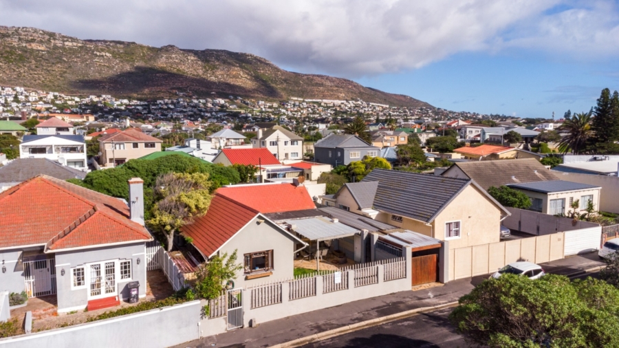 3 Bedroom Property for Sale in Fish Hoek Western Cape